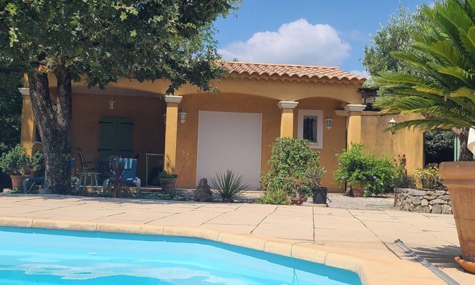 Draguignan Apartment | 2 rooms 32m ² independent - in the calm in the golf of Barbaroux in Brignoles