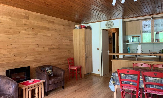 Pra Loup Apartment | 2 Rooms for 6, south-facing, balcony on slopes