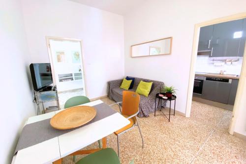 Savena Apartment | 2 Rooms - Parking - Toniolo