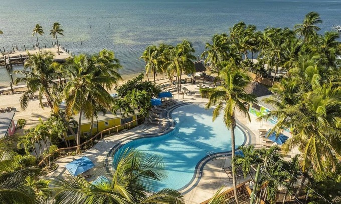 Islamorada Resort | 2 Separate Unites w/2 Bedrooms, Kitchenette, Pool, Free Parking & Pool