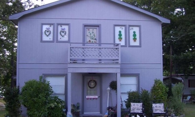 East Dublin Cottage | 2 Story Cottage at 100+Acre Lake - Come Visit with Us!