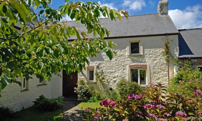 Castlemorris House | 2 Yr Hen Felin