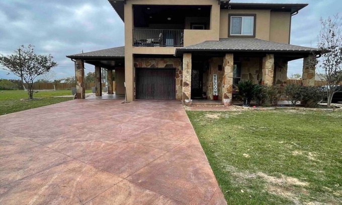 Imperial Valley House | 20 min from Downtown Austin ,20 min to Circuit of the Americans 10 min to Tesla