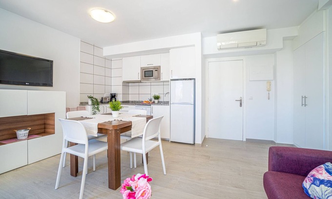Roses Town Center Apartment | 2007-AV DE RHODE Apartment with wifi near the beach