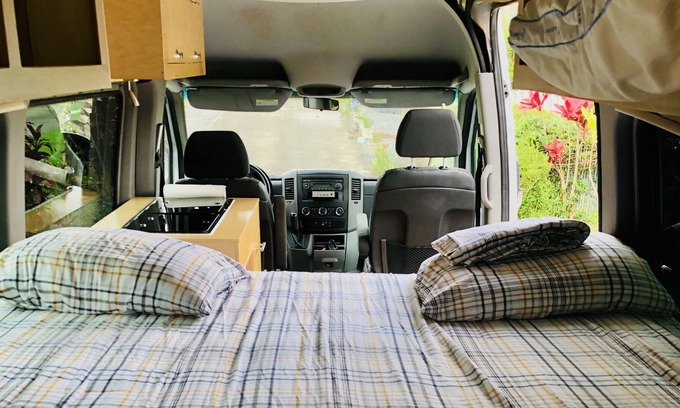 Kahului House | 2012 Mercedes-Benz Sprinter custom build/ California king size bed