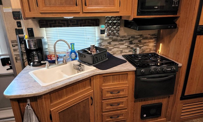 Coweta House | 2017 Starcraft rv for rent