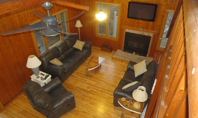 Crivitz House | 2025 DRAFT 70 MILES TO LAMBEAU FIELD CRIVITZ FOOTBALL PACKERS CABIN ON LAKE