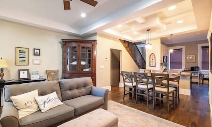 Madison House | #207 King Suites, River Views, Deck, Downtown