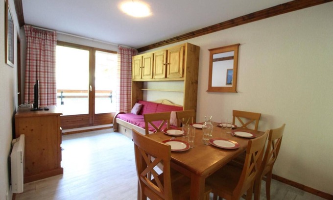 Val Cenis Apartment | 20m from ski slopes, Ground floor, swimming pool, balcony, tv, ski locker, 36m², Val Cenis
