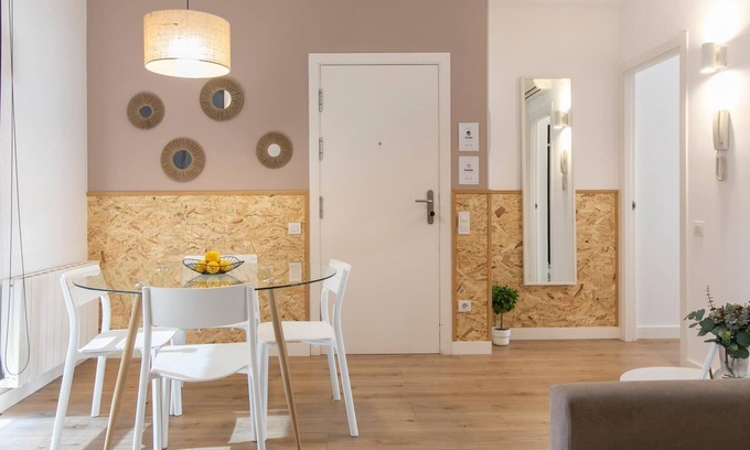 Gracia Apartment | 21 Bright, cozy Apt. with balcony in Gracia