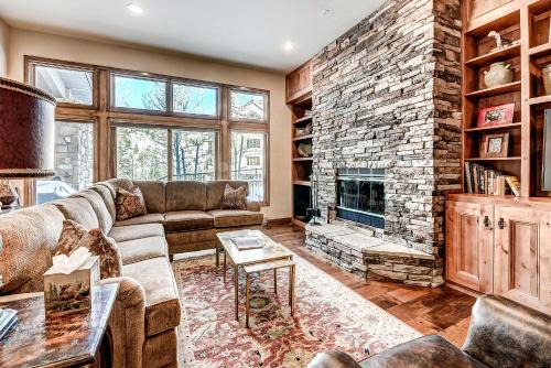 Highlands Townhomes Villa | 22 Highlands Townhomes