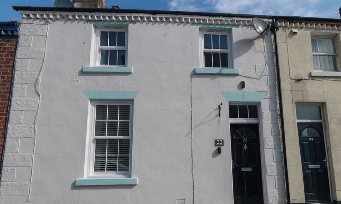 Scarborough Cottage | 22 ST. MARYS WALK, pet friendly, with a garden in Scarborough