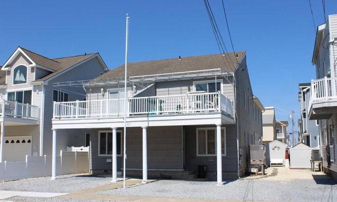 Townsend's Inlet House | 225 79th Street East