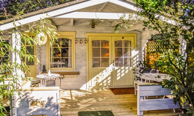 Cowes Bed & Breakfast | 24 Ward Avenue