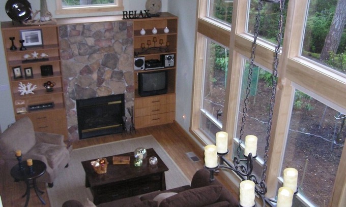 Burley House | 2400 sq ft Luxury Hartstene Pointe Retreat with Pool, Beach & Hi Speed Internet