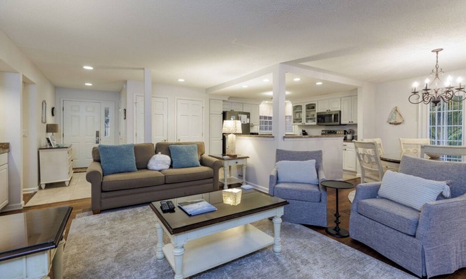 Shipyard Plantation Villa | 246 Evian Villas: Beautiful 2 Bedroom, Free Bikes, Pool, Tennis, Pet Friendly