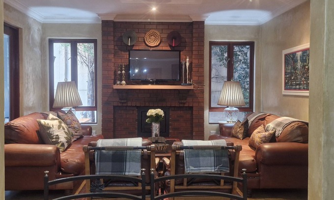 Greater Johannesburg Metropolitan Area House | 247The Residence - 4 Centrally located Private Suites in a secure leafy surbarb