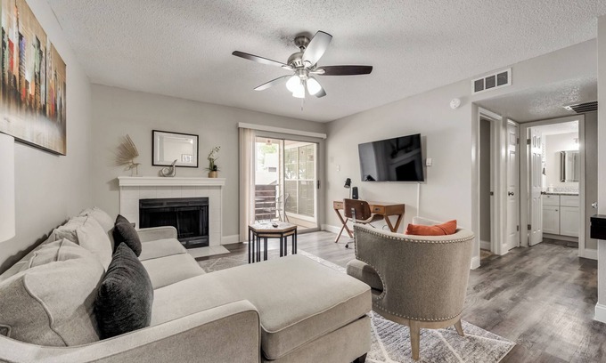 Irving Apartment | 25% off 1st Flr Fully Upgraded 1BD DFW South - Irving