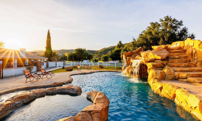 Murrieta House | 25% Off Oct 16-19! Amazing Pool, Hot Tub, V-Ball