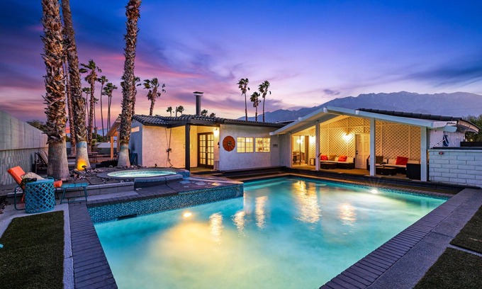 Racquet Club South House | 25% Off Oct 23-26! Amazing Amenities -Pool/Hot Tub