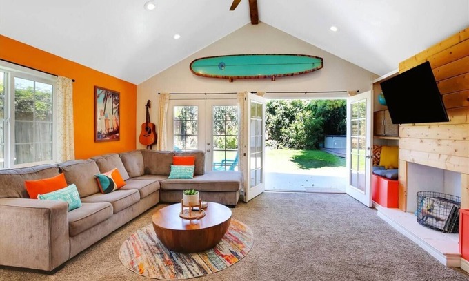 Ventura House | 25%Off Sept WkDays Cozy, Clean & Spacious, Hot Tub