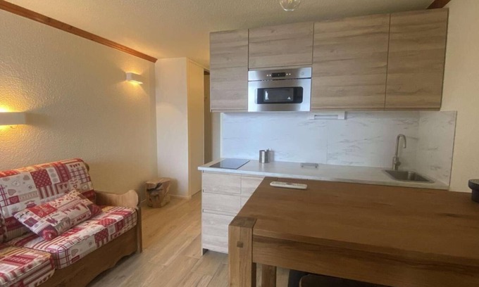 Eclose-Ouest Apartment | 250m from shops, 3rd floor, tv, ski locker, 23m², Alpe d'Huez