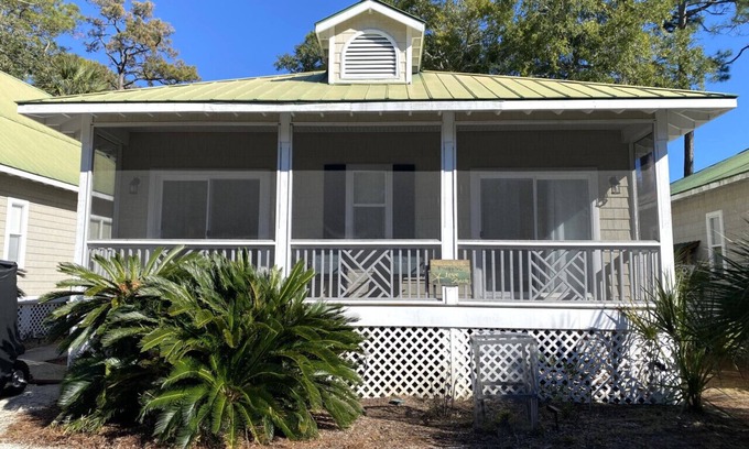 Saint Helena Island House | 26 Davis Love - Cozy Cottage - Owner Cart Incl