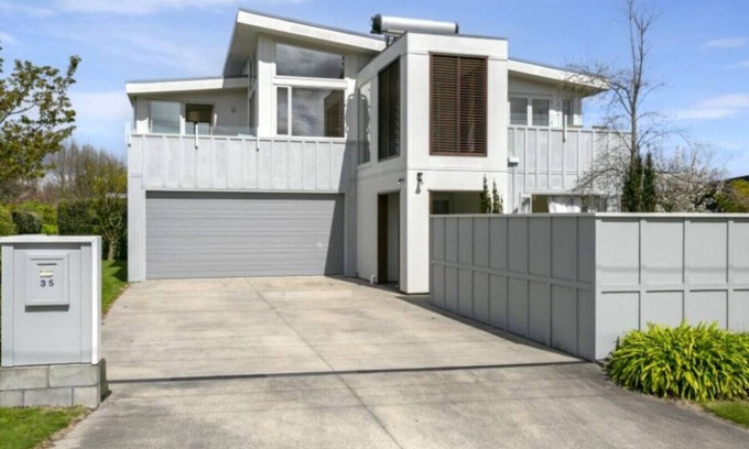 Waipahihi House | 270 Degrees - Modern Home with great views