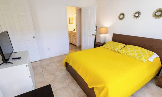 Boca Raton Apartment | 270B - Boca Retreat w/Pool, Parking, Near Evert Tennis & Shops