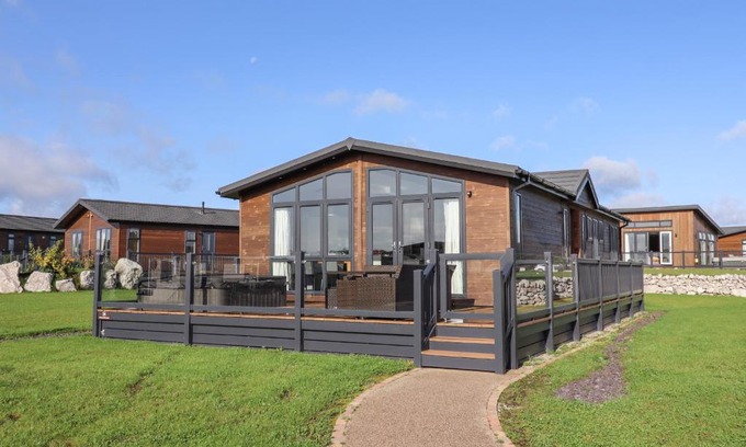 Oakmere House | 28 Delamere Point
