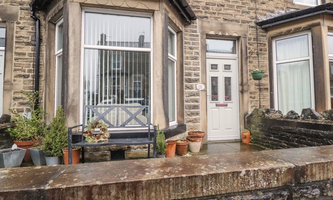Skipton House | 28 DEVONSHIRE STREET, family friendly, with a garden in Skipton