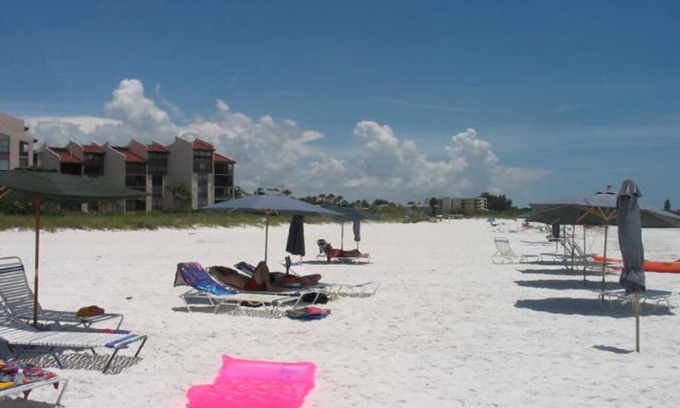 Siesta Key Resort | 2B/2B Siesta Key Gulf-FRONT Condo-Spectacular Views-private beach-7 night min