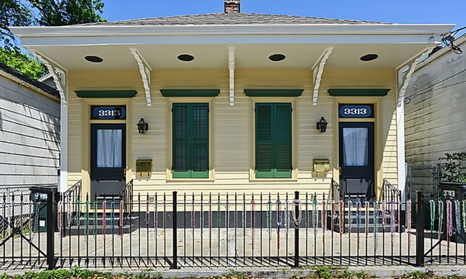 East Riverside House | 2bd/2b Irish Channel live local