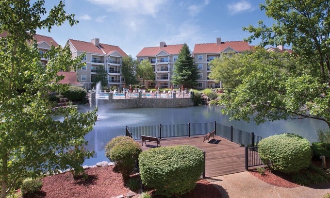 Table Rock Hotel | 2BD Deluxe/Branson - w/Pools, Barbecue, Gym!