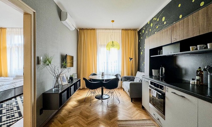 Vinohrady Apartment | *2BD Downtown* Newly renovated apartment