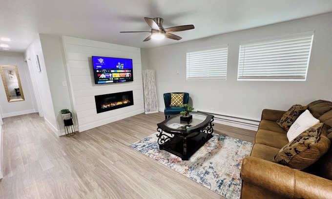 Heather Gardens House | 2BD Guest Suite in Basement – Spacious and Private Half of the Home