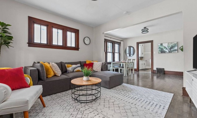 Appleton House | 2BD Home 4 Min Downtown Appleton