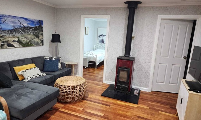 Ghan Apartment | 2BDR Holiday Flat near Bright-Entire Place