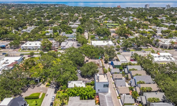 Crescent Lake Apartment | 2BR Close to Beach and Downtown!