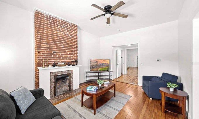 Old Louisville Apartment | 2BR Cozy Lou Stay | Prime Location w/Backyard!