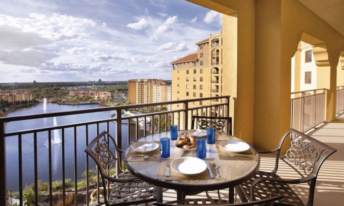 Lake Buena Vista Condo | 2BR-Dlx Inside Disney Gates-5 Pools, 2 Lazy Rivers, SPLASH pad, Mini Golf & More