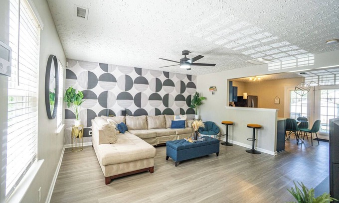 Northeast Raleigh House | 2br: each w/private full bath