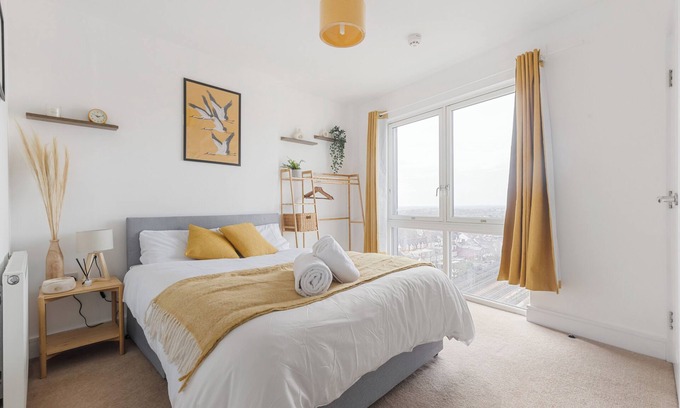 Harrow Apartment | 2BR Flat Close to Wembley | Quick Tube To London!