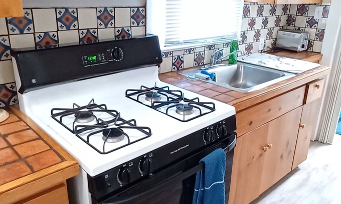 Southeast Heights House | 2BR Home in Nob Hill/UNM Neighborhood/Centrally located