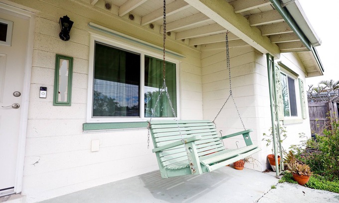 South Pinellas Community Council House | 2BR home near Madeira Beach, Florida