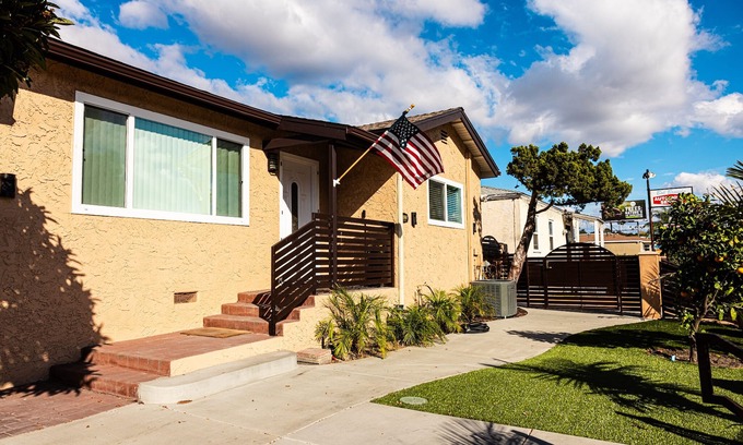 Rolando Village House | 2BR House in Central San Diego, Right Next to SDSU, Free Parking