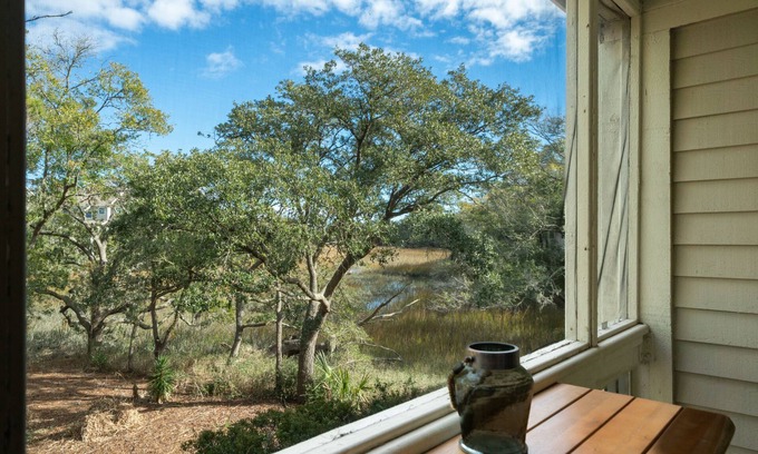 Seabrook Island House | 2BR Marsh Views! Walk to Tennis/Lake House! Neighborhood Pool! Pet Friendly! Amenity Cards!