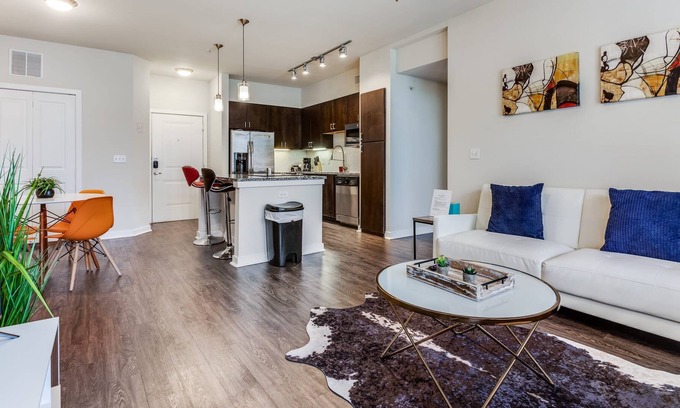 West Congress Apartment | 2BR Modern SoCo CozySuites w/ 2 Pools! #09