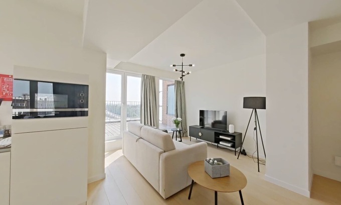 Plasky Apartment | 2BR NATO & EU Apartment - FreeLuggage Room