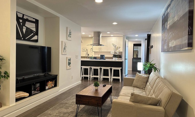 Lake Forest Park Apartment | 2BR Suite in a Charming Home by Lake Washington! Walk to town center.